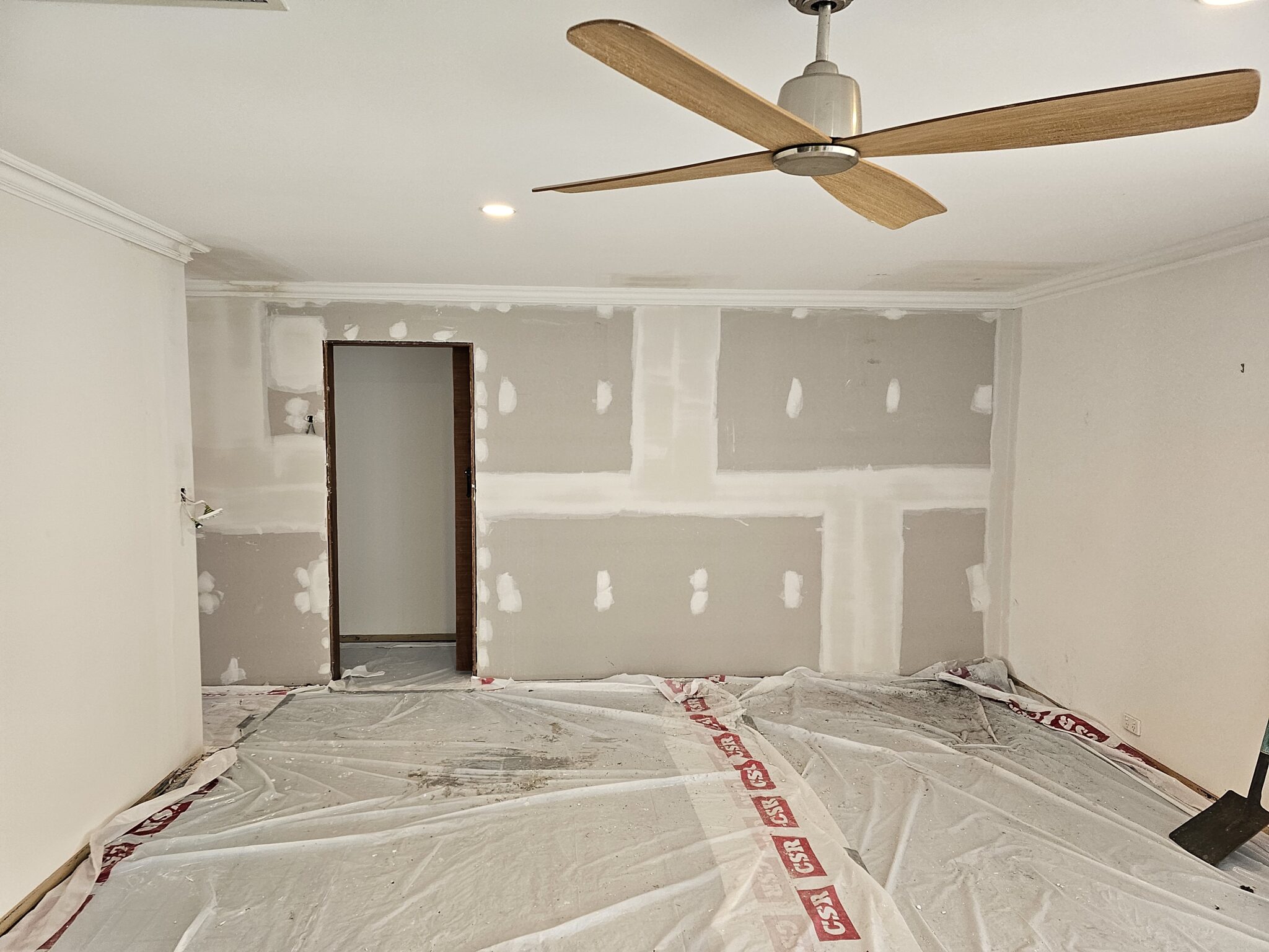 Low Level Plasterboard Rips Comprehensive Guide to Plasterboard Installation and Repair - RAEC